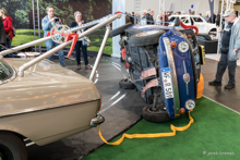 Unfall auf der Carrera-Bahn im Maßstab 1:1 Unfall auf der Carrera-Bahn im Maßstab 1:1