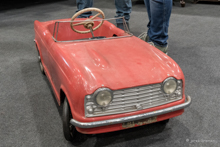 Kinderauto frei nach Triumph TR 4