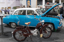 Wartburg 311 (1955-65) hinter Simson Moped