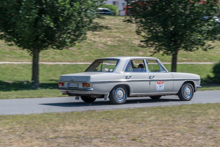 Mercedes-Benz /8 200 D W115 (1972)