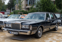 Lincoln Town Car (19851989)