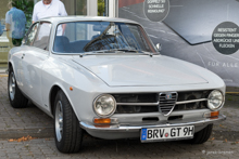 Alfa Romeo GT Junior 1.6 mit glatter Front (19721975)