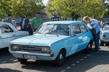 Opel Rekord C Limousine 2-trg. (1966-72) mit Commodore Grill