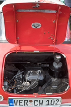 Goggo Coupe Motorraum - da passen auch ein 4-Zylinder rein