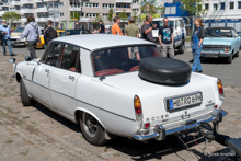 Rover P6 3500 V8 (1963-77) mit zeitgenssischem Wohnanhnger